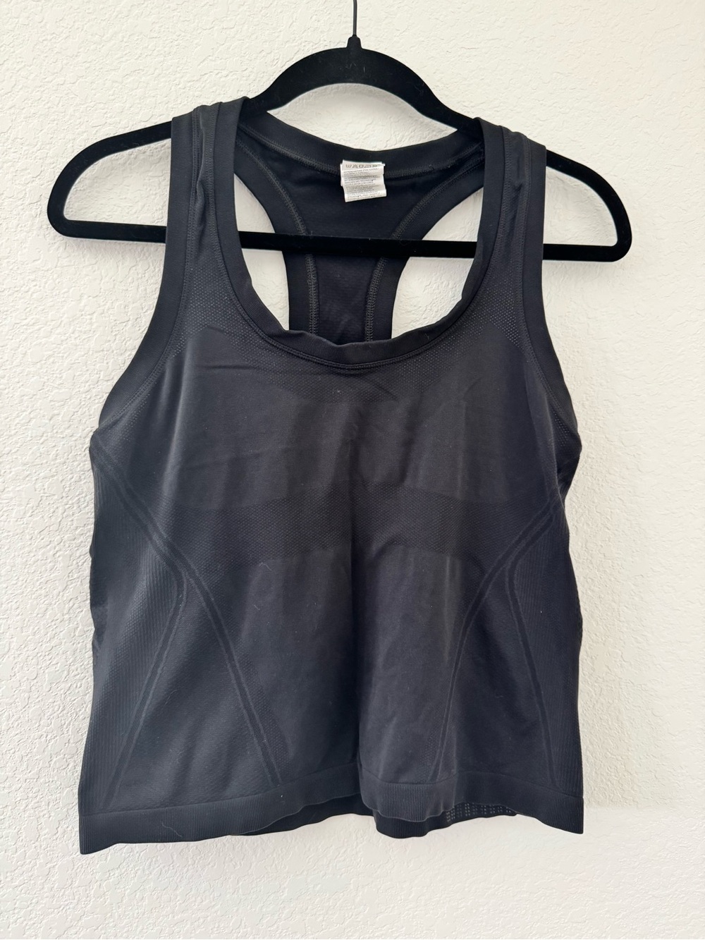 Athleta Momentum Seamless Sport Length Tank Black